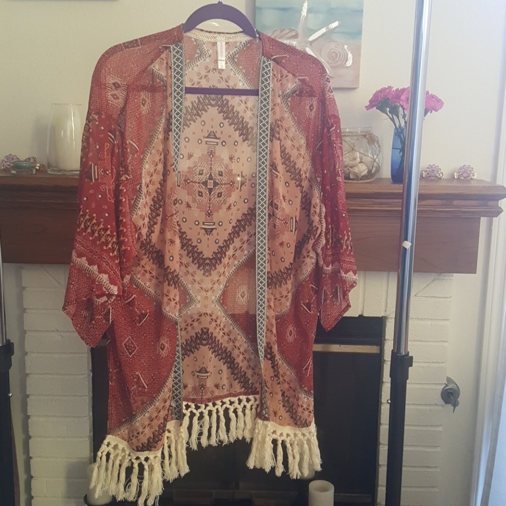 🌺Boho Chic. Xhileration Aztec print cover up